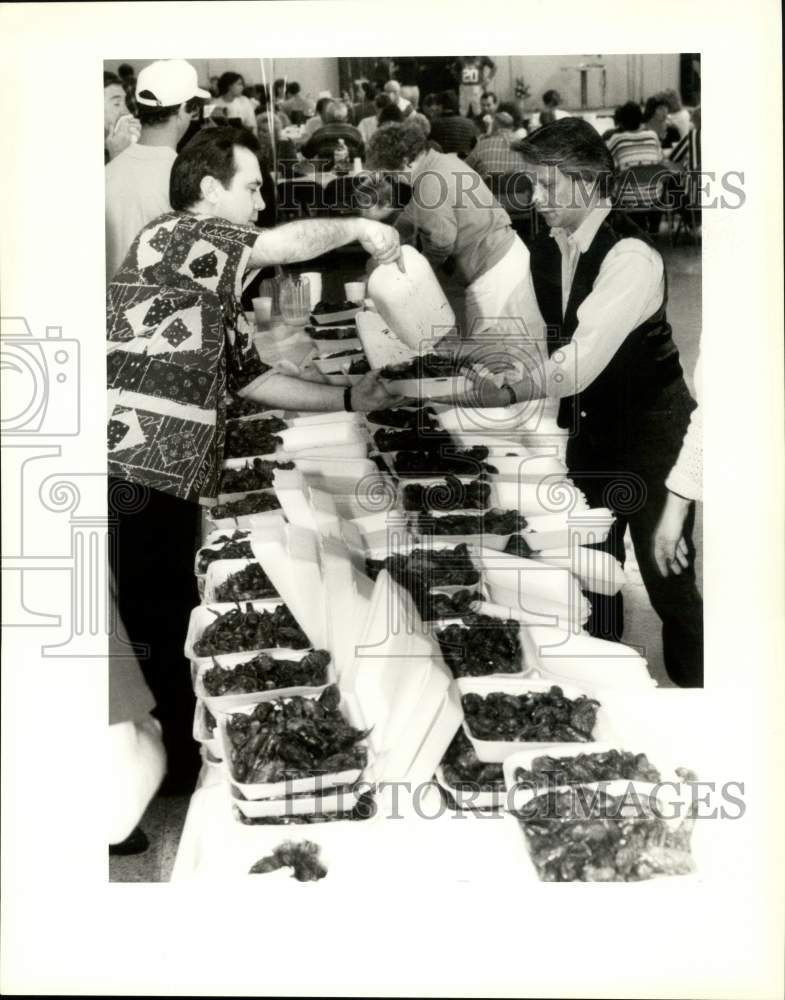 1995 Press Photo LSU Alumni Crawfish Extravaganza at VFW Post - Historic Images