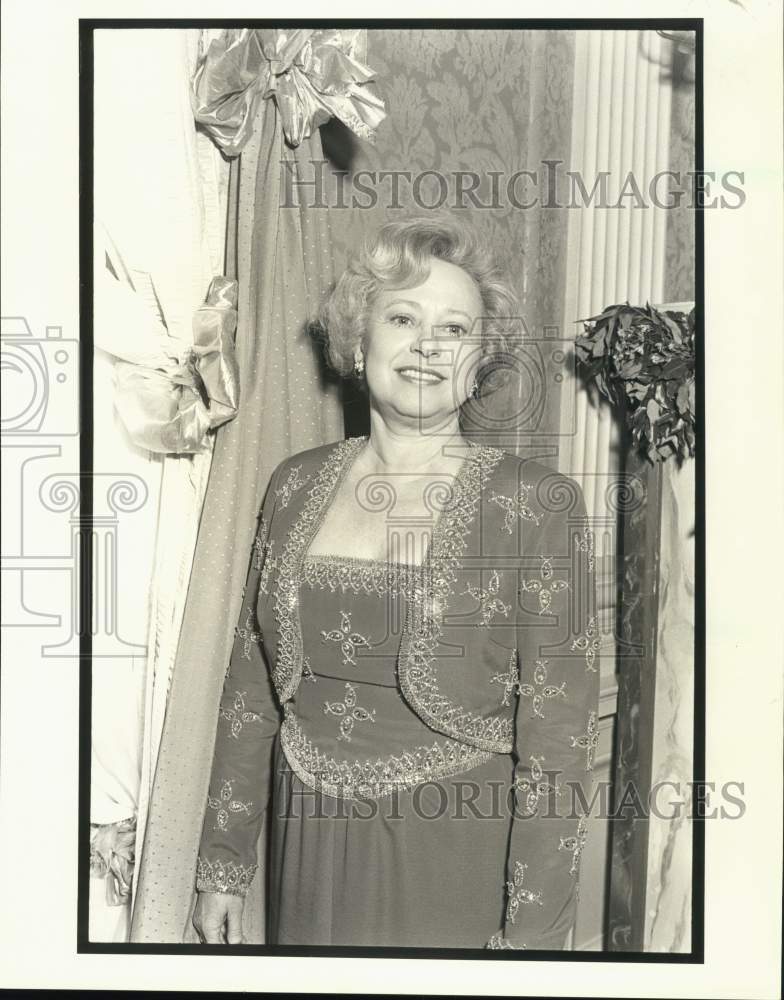 1990 Press Photo Sancy McCool Smiles For Camera At Debutante Party - Historic Images