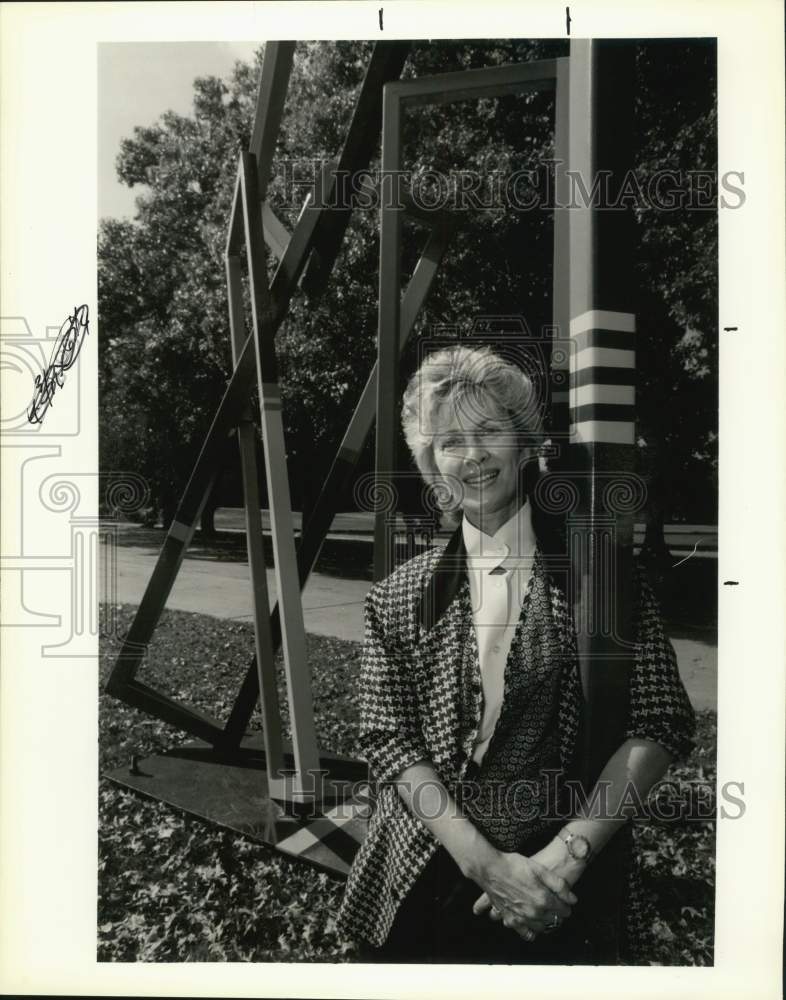 1990 Press Photo Marion McCollum, Arts Council outgoing president - Historic Images