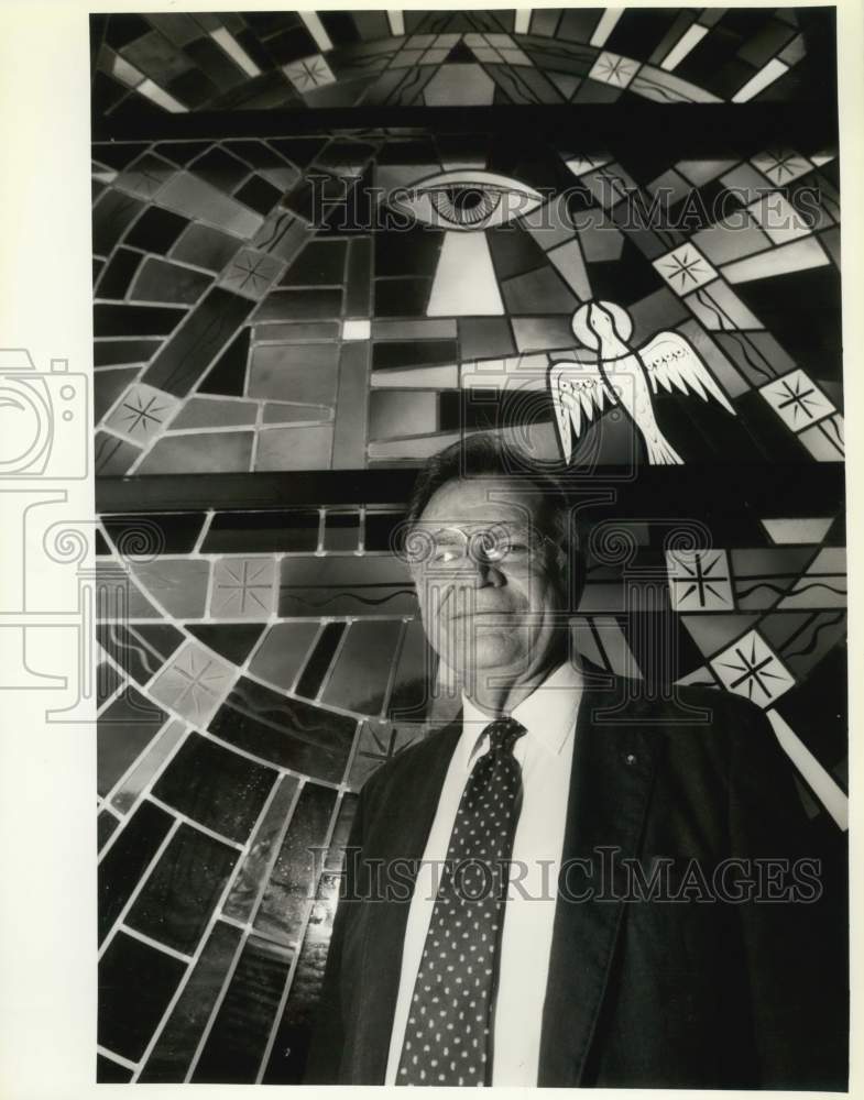 1988 Press Photo Reverend Robert D. Matheny at Lake Lawn Metairie Funeral Home - Historic Images