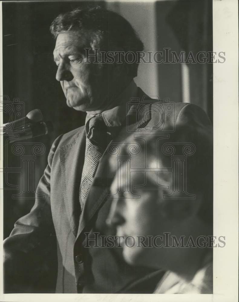 1979 Press Photo Football - LSU Tigers coach Charles McClendon in the Superdome - Historic Images