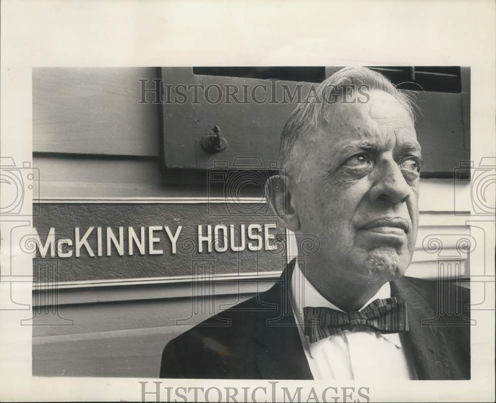 1965 Press Photo Coryell McKinney At Halfway House Bearing His Name, New Orleans - Historic Images