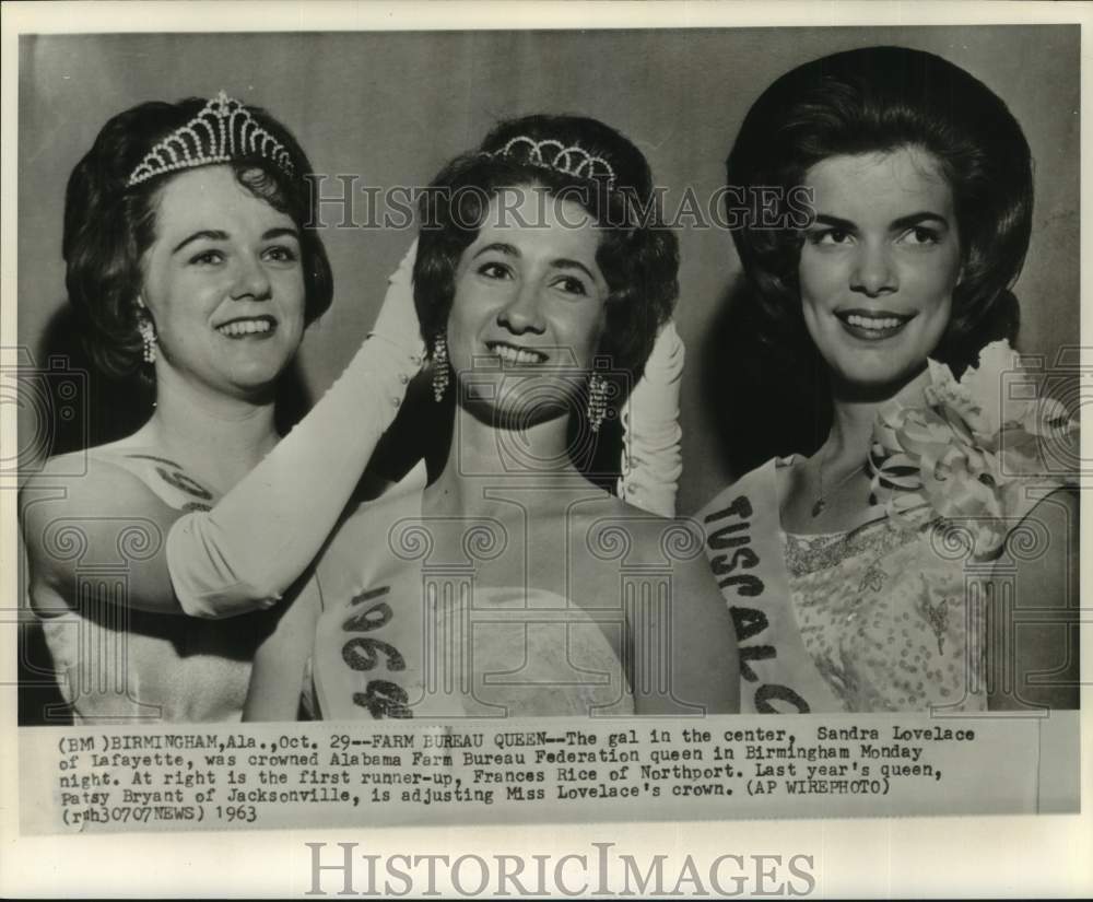 1963 Sandra Lovelace, Farm Bureau Queen with last years queen - Historic Images