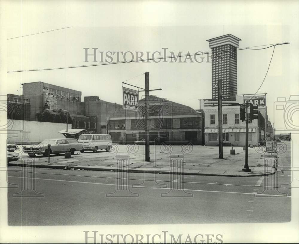 Press Photo Liberty Parking Service - Historic Images