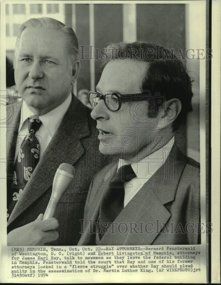 1974 Press Photo Bernard Fensterwald and Robert Livingston talk to newsmen-Historic Images