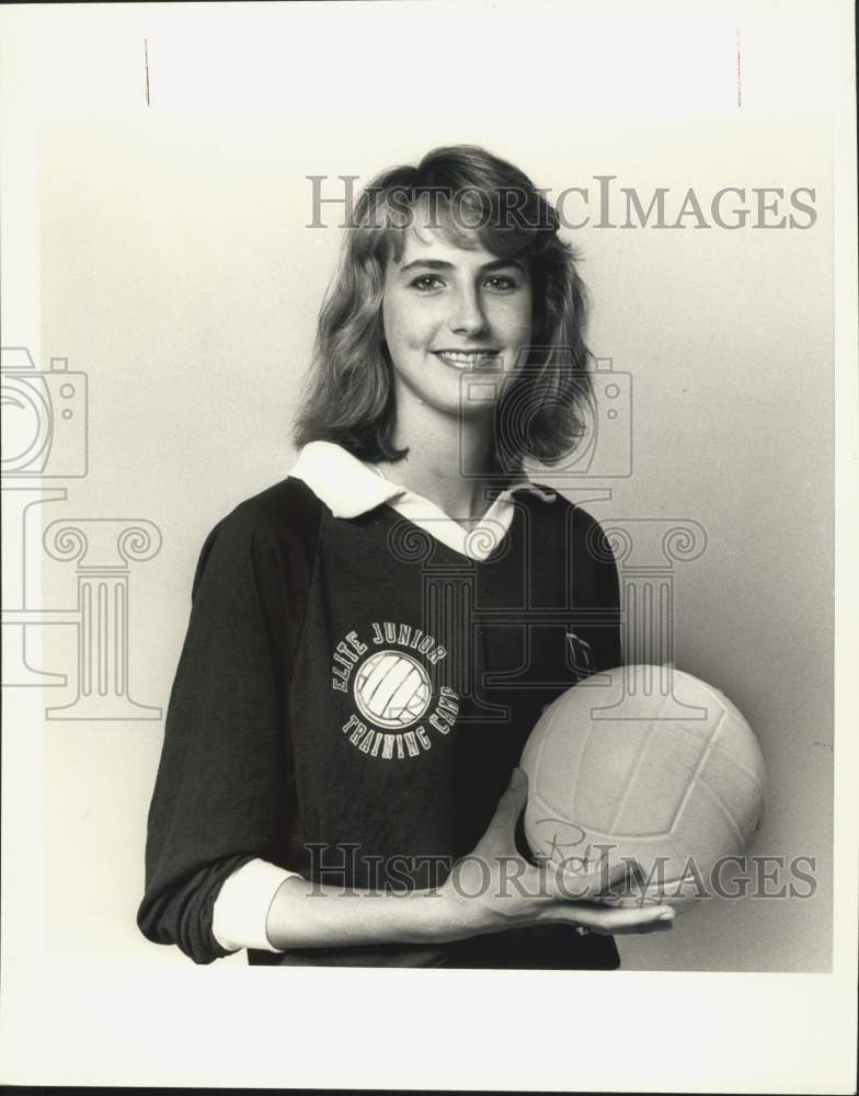 1987 Press Photo Angie Miller, Elite Junior Training Camp for volleyball - Historic Images