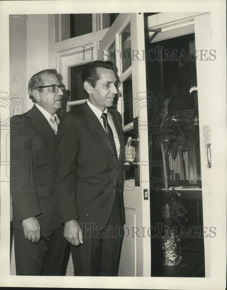 1974 Press Photo Al and Edwin Jurisich during the opening of Morning Call Cafe-Historic Images