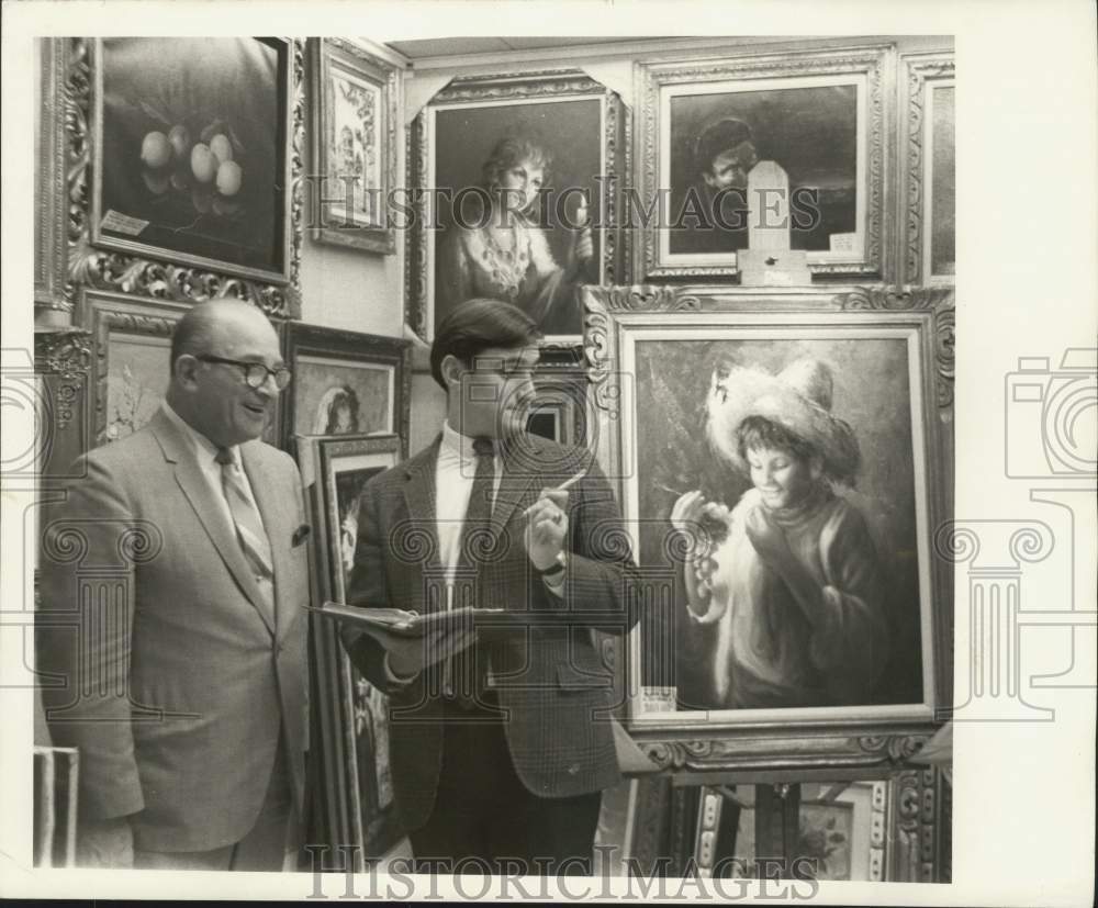 1968 Press Photo Andy helps art dealer track down missing artist of paintings-Historic Images