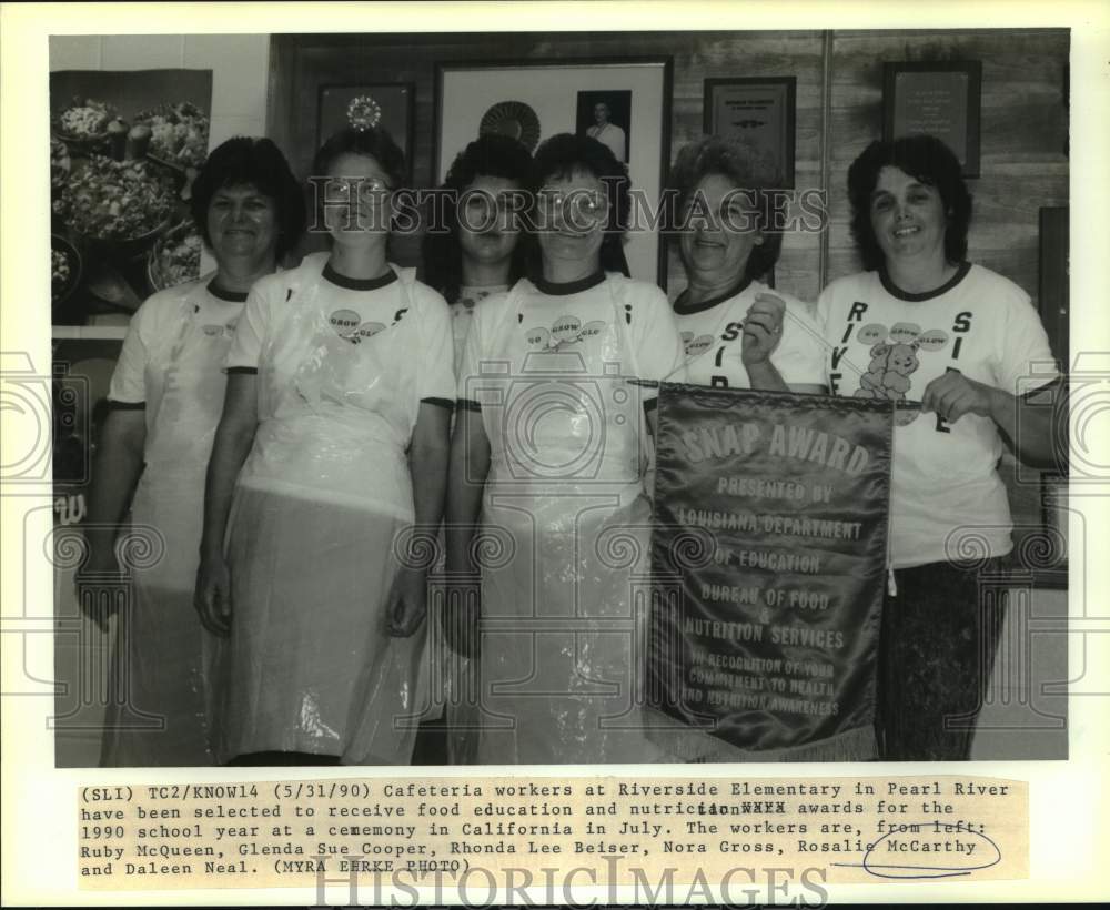 1990 Press Photo Cafeteria workers at Riverside Elementary in Pearl River - Historic Images