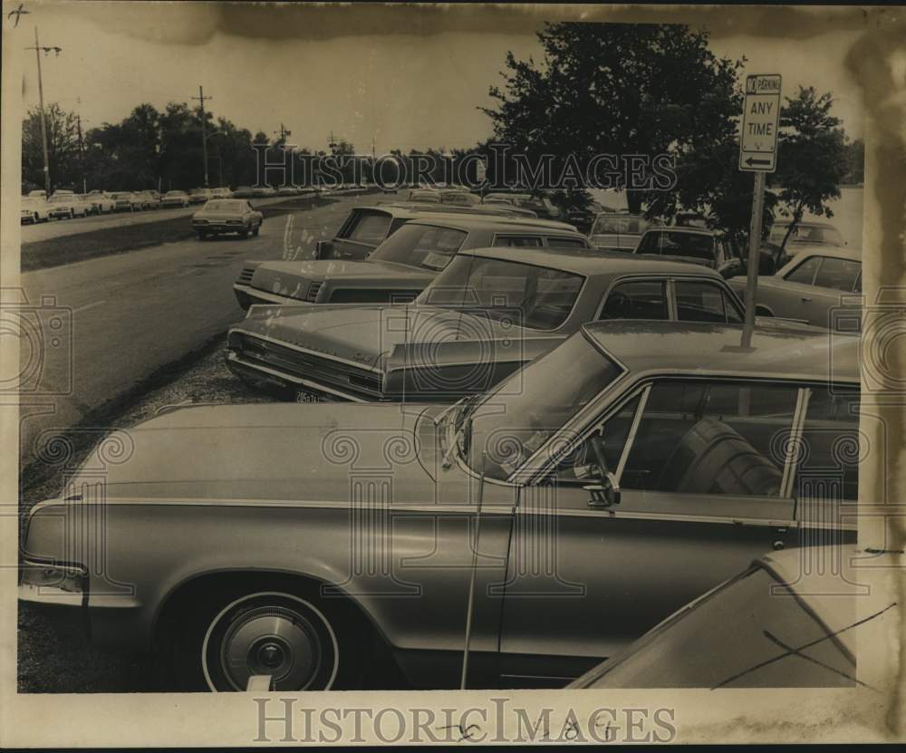 1967 Orleans Parish public school teachers park on Wisner Boulevard - Historic Images