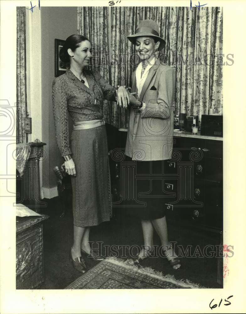 1979 Press Photo Virginia Ernst with Mrs. Philip Eugene Morehead at VOA luncheon-Historic Images