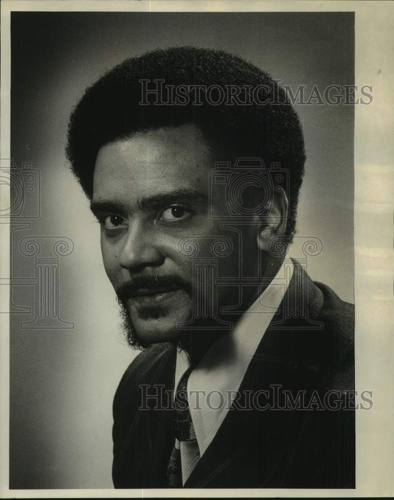1971 Press Photo Arnett Mumford, administrator of Flint Goodridge Hospital - Historic Images