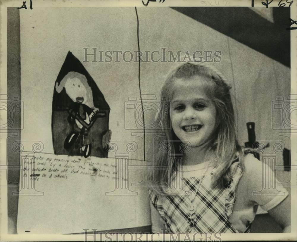 1975 Michelle Tripoli&#39;s drawing at New Orleans Museum of Art - Historic Images