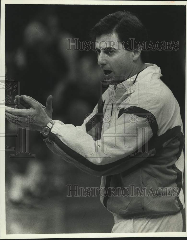 1987 Press Photo Cheering a game during NCAA - nob92233- Historic Images