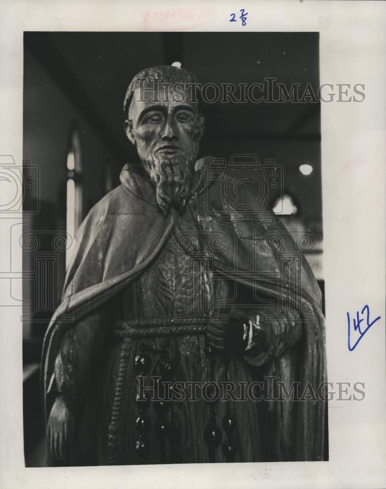 1966 Press Photo Statue of St. Francis in St. Francis of Assisi chapel- Historic Images