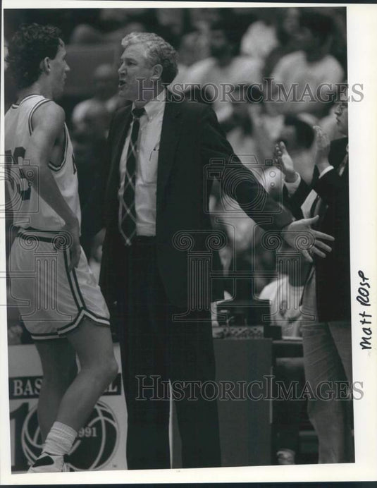 Press Photo Basketball coach talks to player - nob92377 - Historic Images