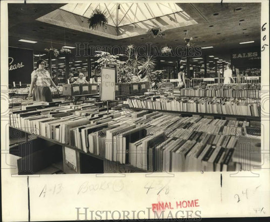 1978 Press Photo Books on tables in Oakwood Shopping Center-Symphony Book Fair.- Historic Images