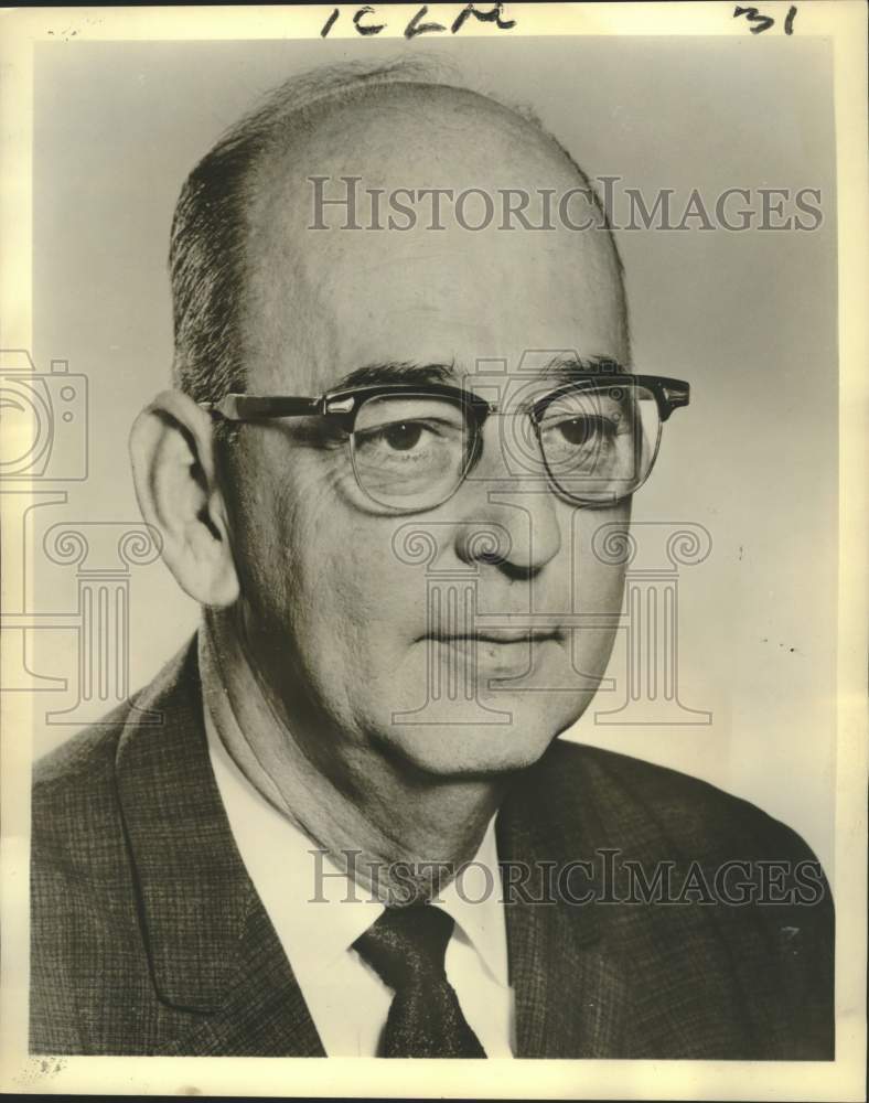 1963 Press Photo Arthur Nides, manager of Container Division, Linden, New Jersey - Historic Images