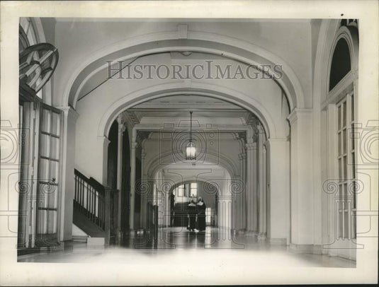 1954 Press Photo Hallway in Notre Dame Seminary - nob97457- Historic Images