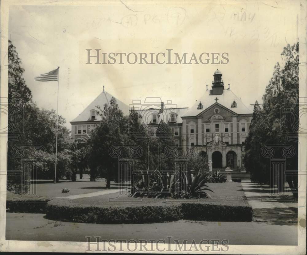 1950 General view of the Notre Dame Seminary - Historic Images