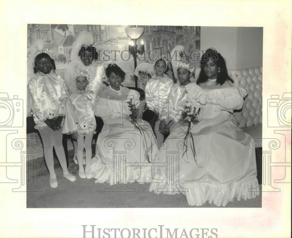 1991 Maids And Court Of The Original Illinois Club - Historic Images