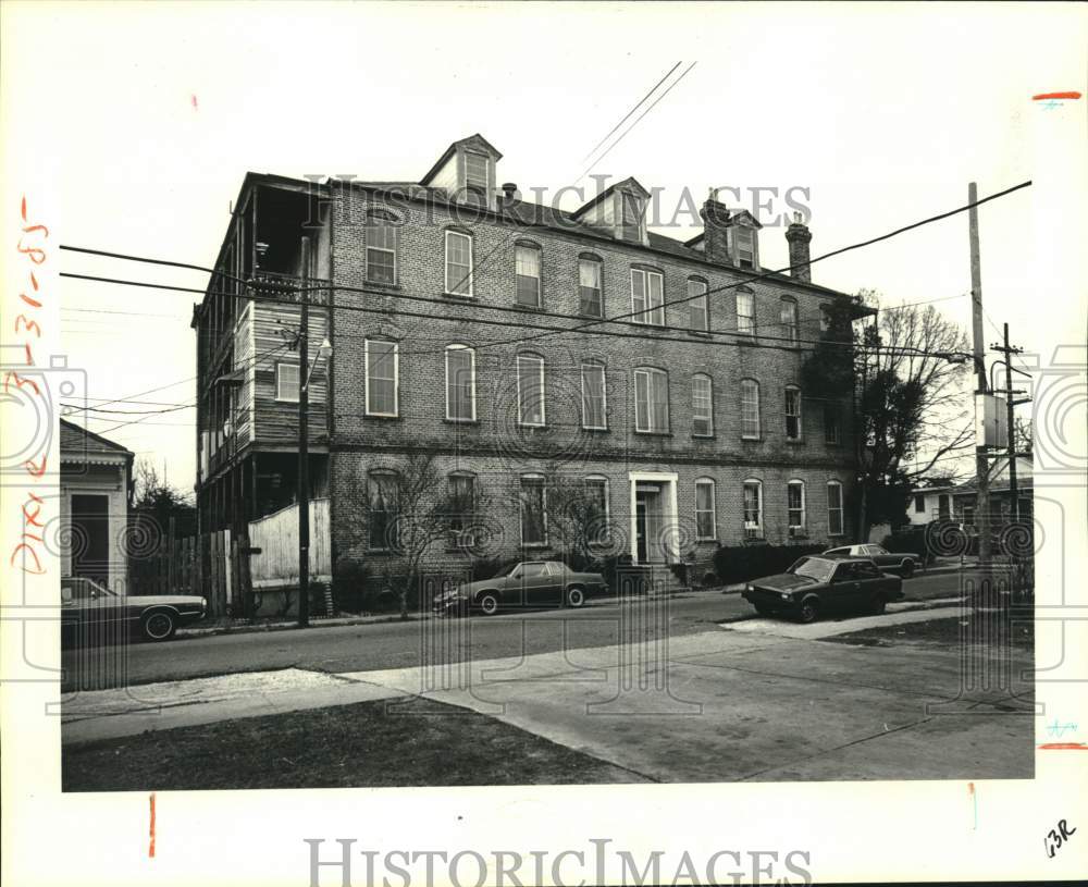 1985 Exterior view of Odyssey House in Louisiana - Historic Images