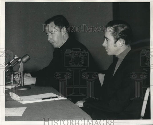 1969 Press Photo Priests Joseph O'Donoghue & Corigan press conference, Louisiana- Historic Images