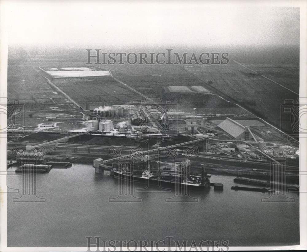 1967 Aerial view of the Ormet Chemical Company - Historic Images
