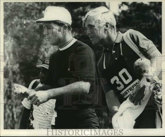 1970 Press Photo Golfer Gary Player, With His Caddy, at New Orleans Open - Historic Images