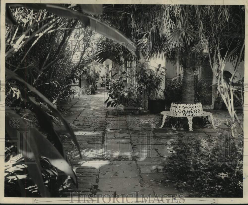 1960 Press Photo Behind of the gates of a French Quarter patio - noc03652 - Historic Images