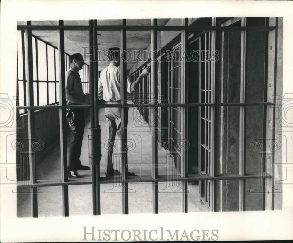 1969 Press Photo Officials inspecting the Parish Prison - noc04885 - Historic Images