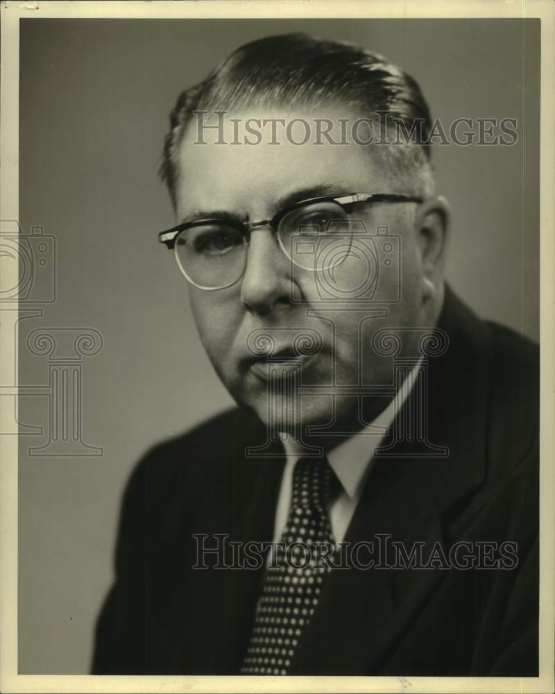 1967 Press Photo Chester F. Owens, vice president of Jefferson Downs - Historic Images