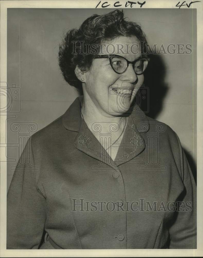 1987 Mrs. Lewis Sterbcow, president of Daughters of the Desert - Historic Images