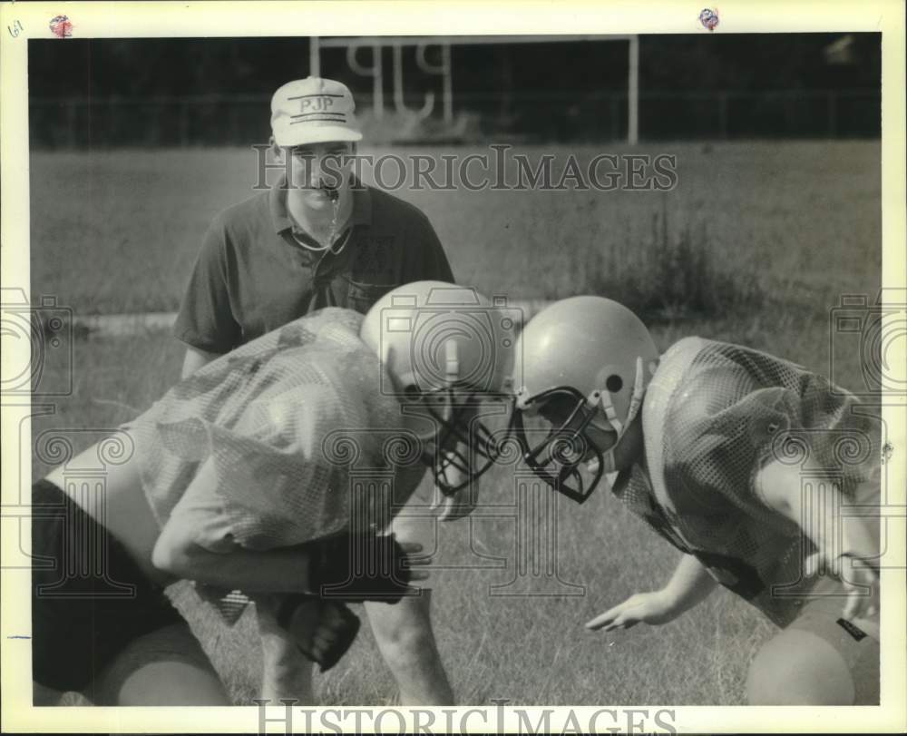 1990 Press Photo Bart Posey, Pope John Paul II Football coach; pre-season drills - Historic Images