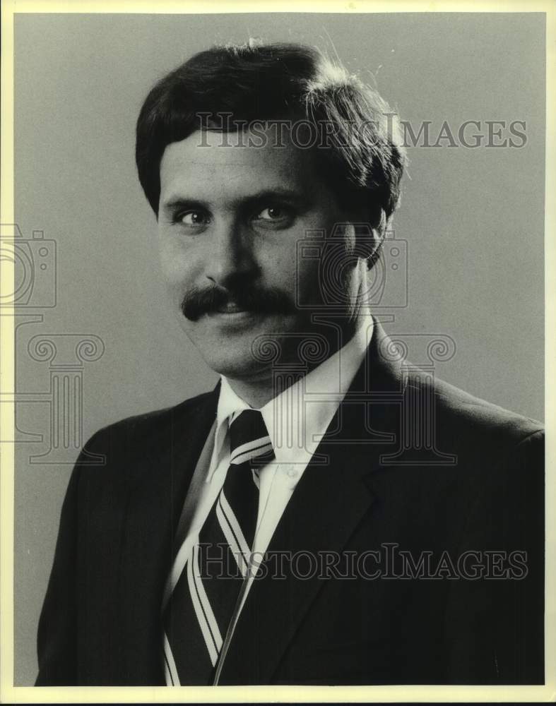 1990 Press Photo Director of Special Events for football league Jim Steeg - Historic Images