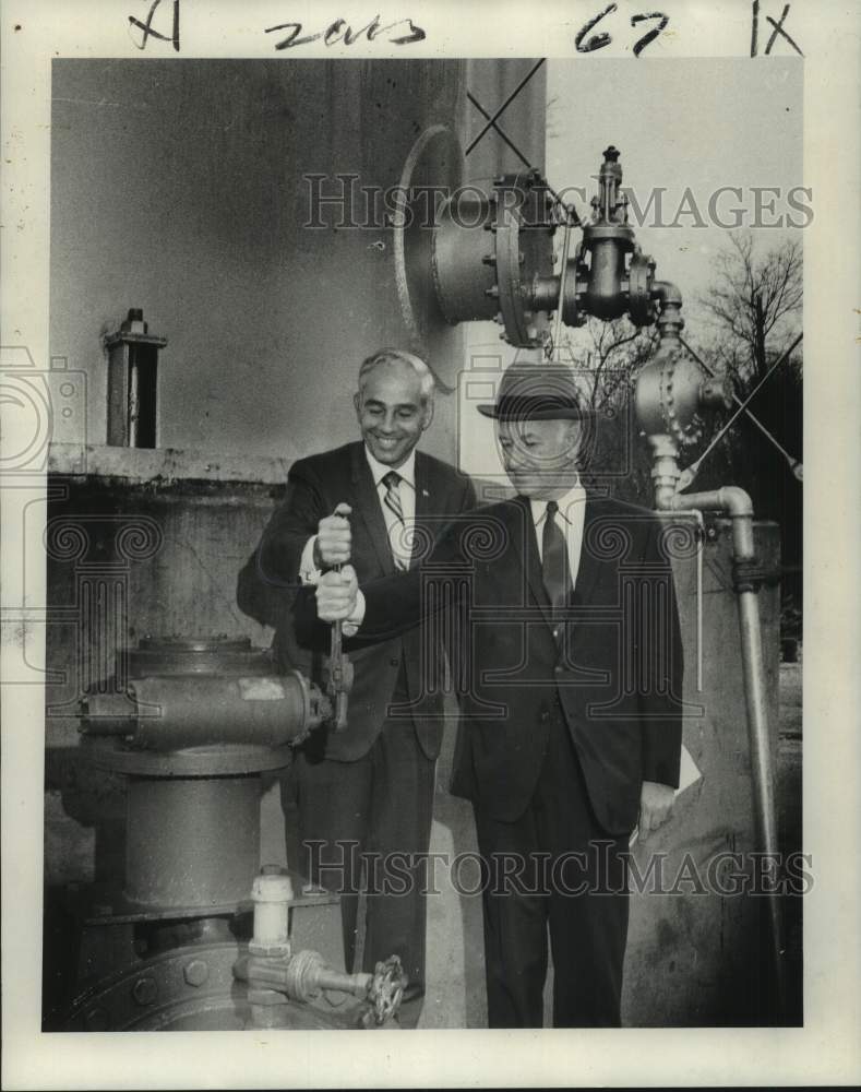 1971 Press Photo James A. Moreau, Ulisse M. Nolan Open New Orleans Water Tower- Historic Images