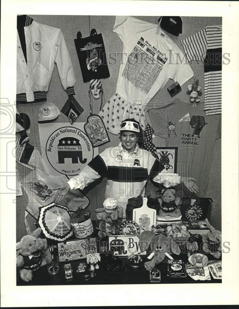 Press Photo Woman with Republican National Convention items - noc13408 - Historic Images