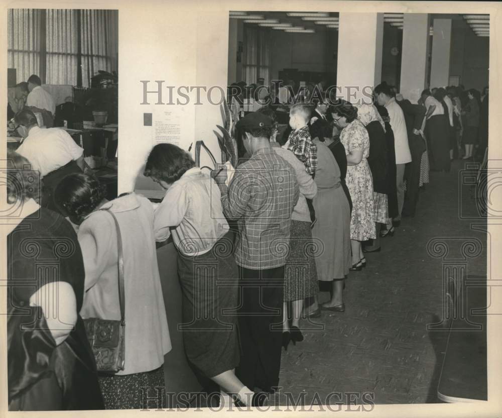 1960 Voter registration office in Louisiana - Historic Images