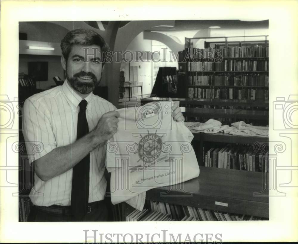 1991 St. Bernard Louisiana Parish librarian Gary Rolstad - Historic Images