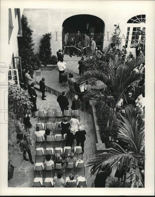 1969 Press Photo New Orleans - Sweet Emma Cuts Ribbon at Royal Sonesta-Historic Images