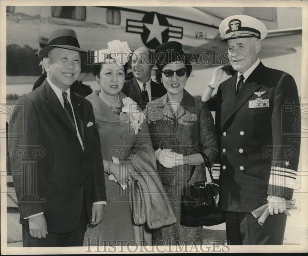 1961 Press Photo Dignitaries from Philippines at Callender Field for Ceremony- Historic Images