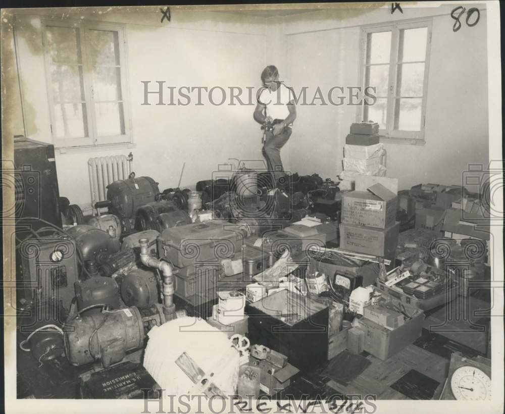 1968 Press Photo Friar Bergkamp at Bell at Pine Hills Seminary in Pass Christian-Historic Images