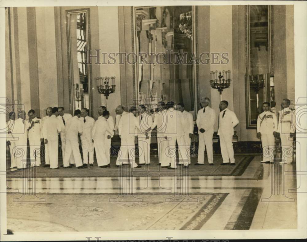 1940 Press Photo Cuban Presidential Palace at Havana with Members of Cabinet-Historic Images