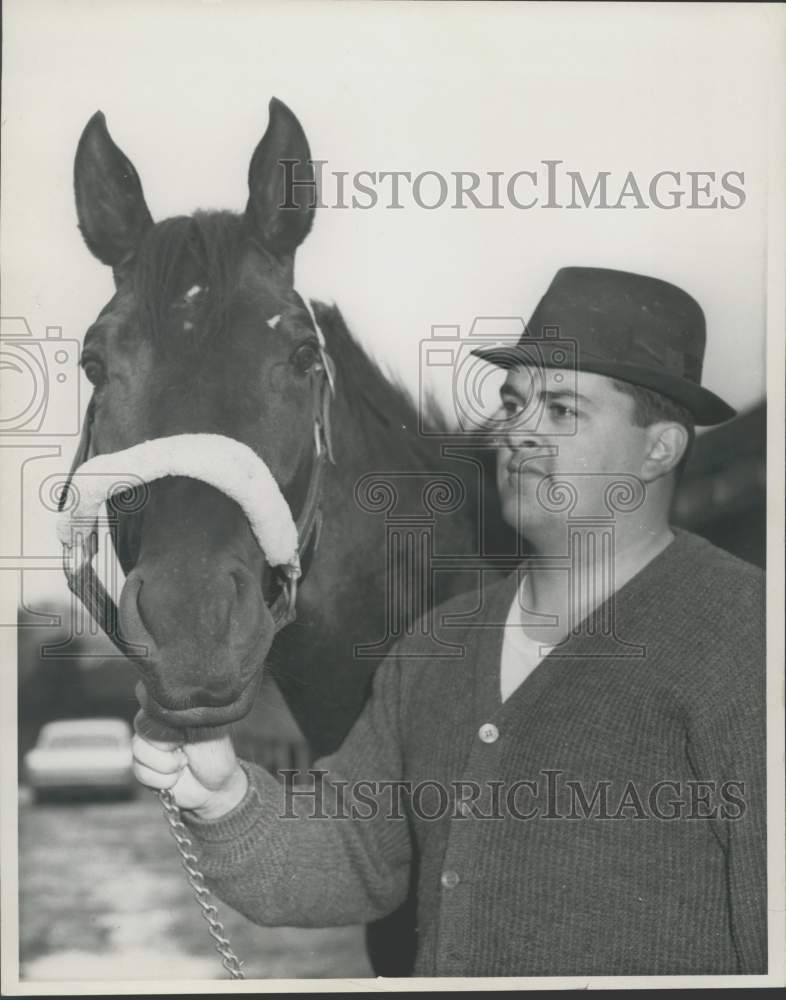 Press Photo Race horse Balafel and owner/trainer William B. Russeguet, Jr.- Historic Images