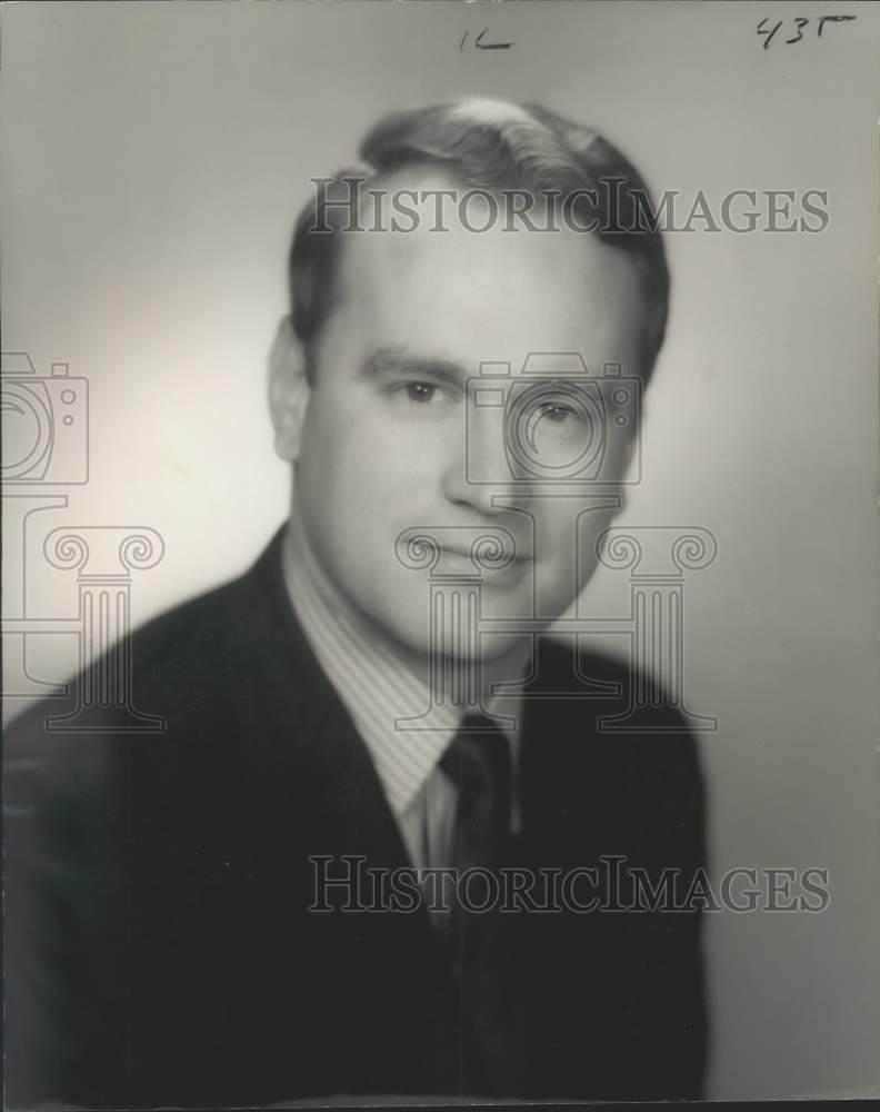 1969 Press Photo Raymond "Chuck" Staub, Vice President of Earnest Homes - Historic Images