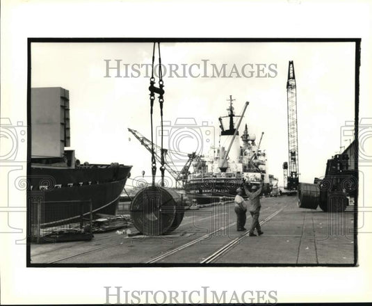 1995 Press Photo Ships loaded on the Henery Clay Avenue Wharf - Historic Images
