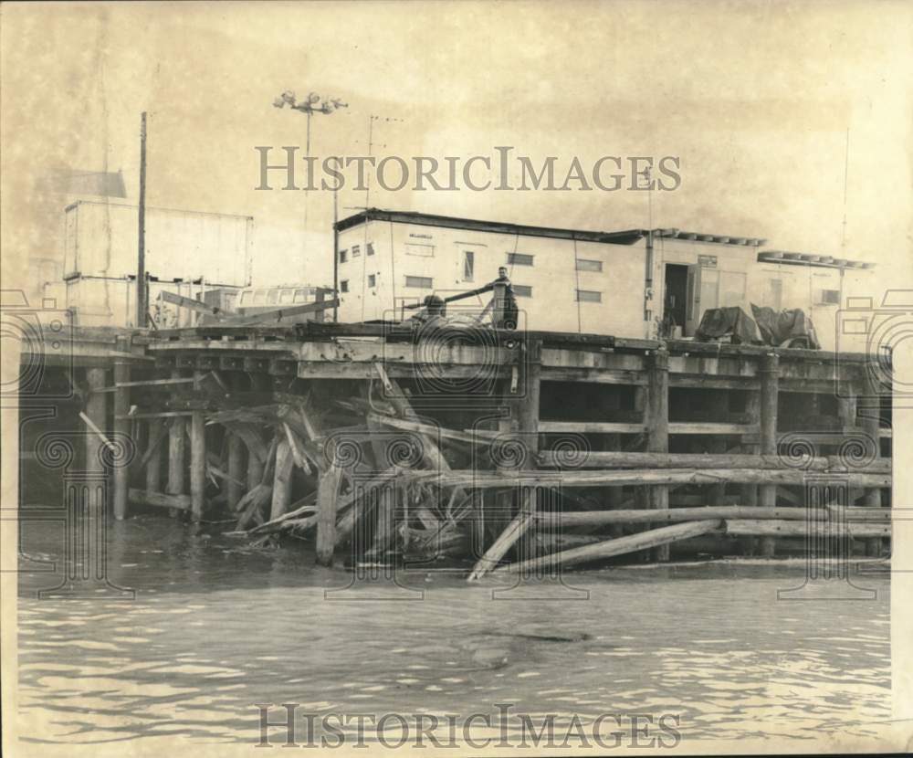 1969 Press Photo Port of New Orleans, Louisiana's damaged Louis St. Wharf-Historic Images