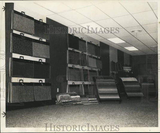 1969 Press Photo Carpet samples on display at Quality Carpets' new store. - Historic Images