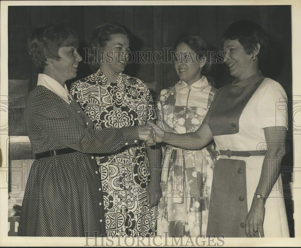 1972 Press Photo UNICEF members meet to honor Mrs. Barnwell Phelps - Historic Images