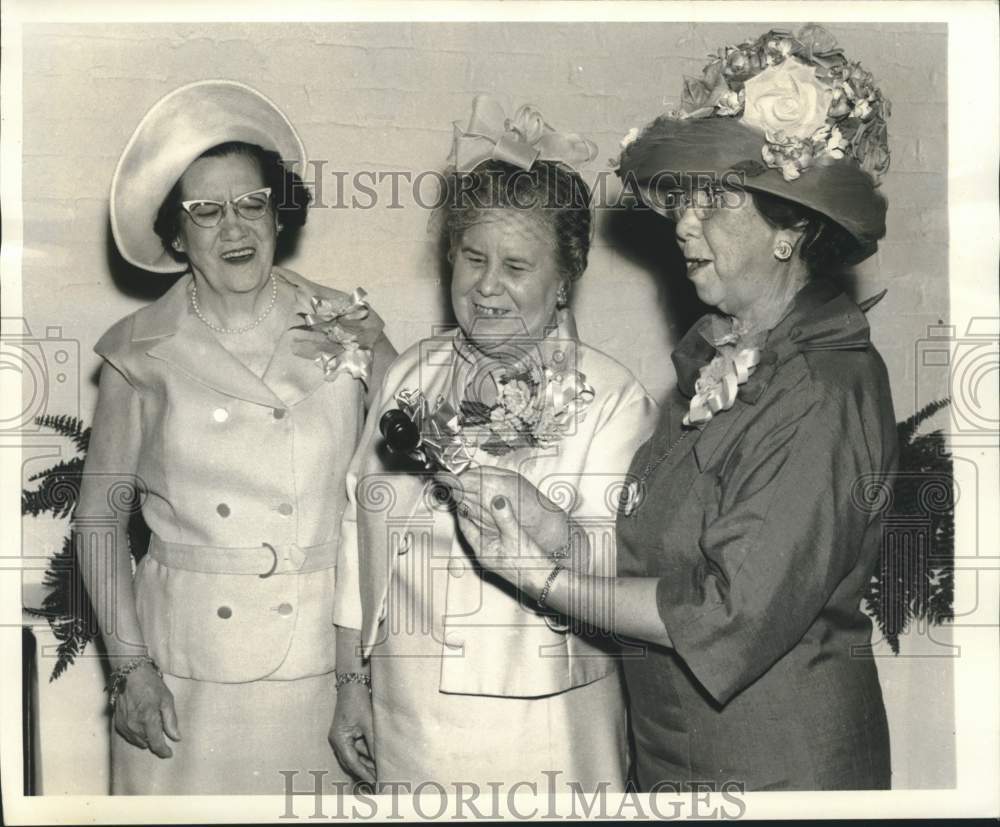 1969 Members of the Bas Bleu Book Club at Andrew Jaxon Restaurant - Historic Images